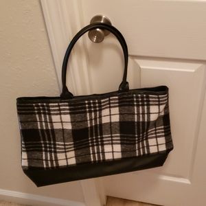 🌼 2/$10 NWOT DSW Plaid Pattern Large Tote Bag